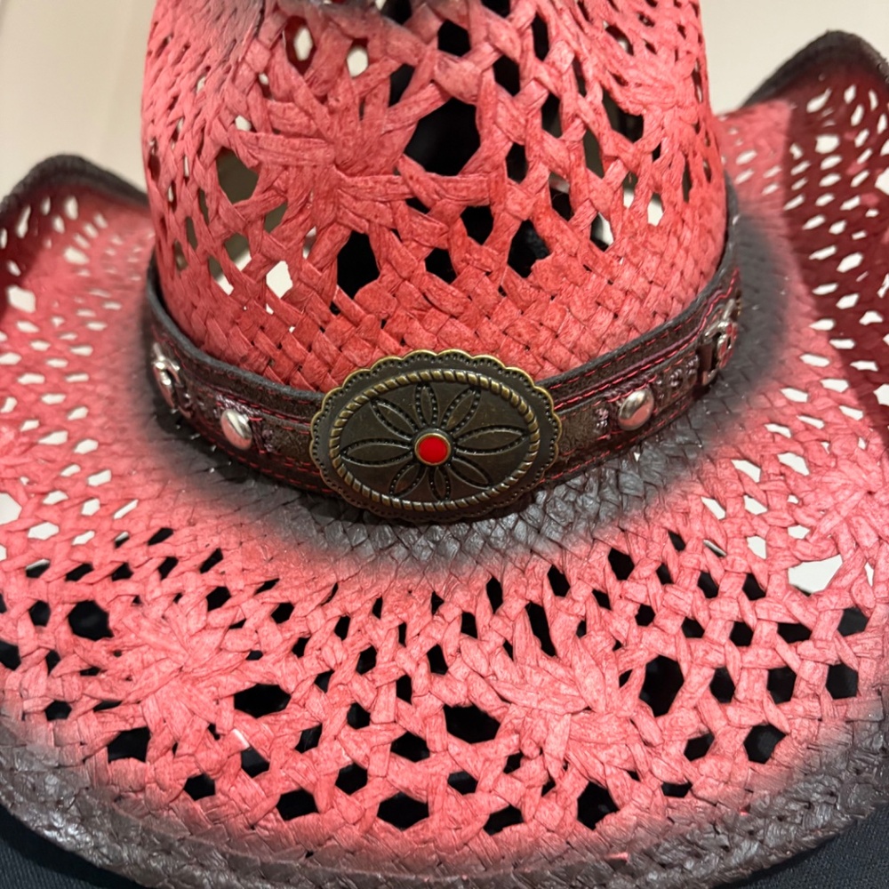 Bullhide Hats Run A Muck - Picture 2 of 9